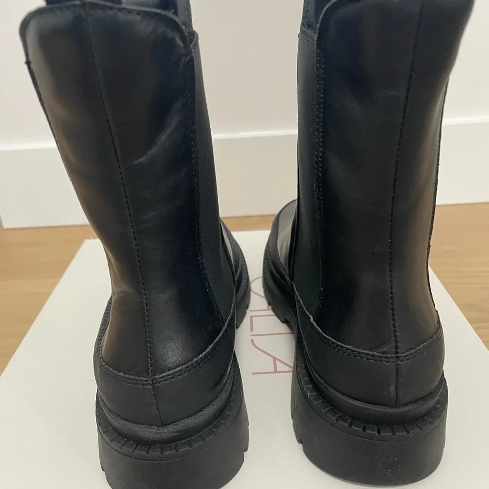 Calia by Carrie Underwood Black Chelsea “Peyton” Boot size 7 - Picture 7 of 11